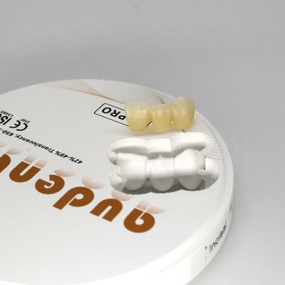 Blocco di zirconia dentale di superficie liscia La soluzione definitiva per perfetti restauri